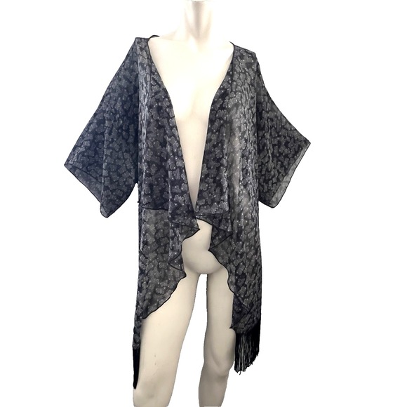 LulaRoe Coverup L Kimono‎ Duster Sheer Butterfly Print Beachy Whimsical Jacket - Picture 1 of 7